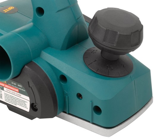 Рубанок 600 Вт; 16000 об/мин; 82 мм; 0-2,0 мм; рез. накл.; коробка