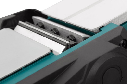 Рубанок 600 Вт; 16000 об/мин; 82 мм; 0-2,0 мм; рез. накл.; коробка