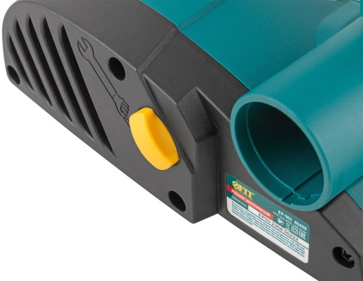 Рубанок  900 Вт; 16000 об/мин; 82 мм; 0-3,0 мм; паз 0-16 мм; прав. выброс; ал.опора; рез. накл.; коробка