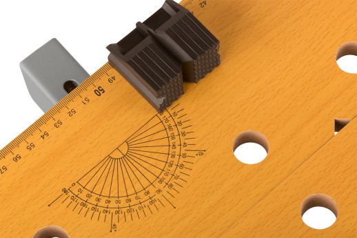 Верстак складной, рабочая высота 760 мм, ширина изделия до 235 мм